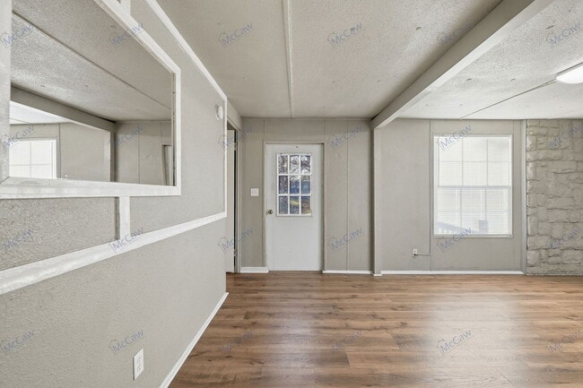 Foto del edificio - 1307 Oakridge Rd