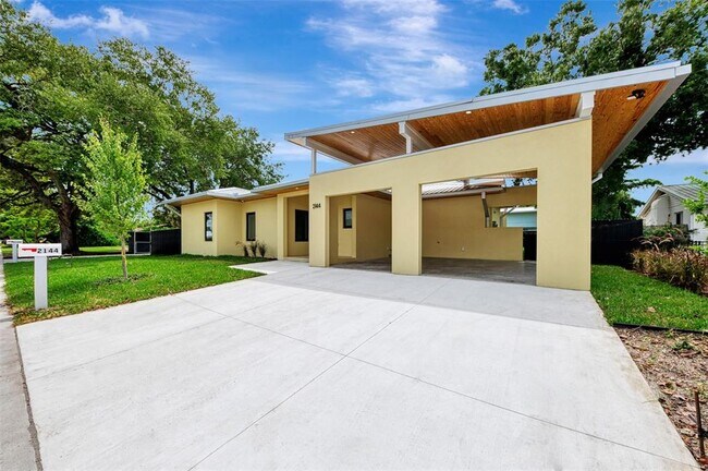 Foto del edificio - 2144 Webber St