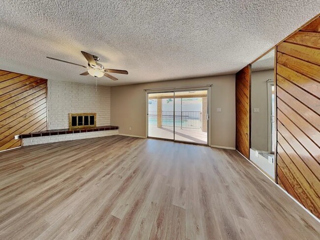 Building Photo - 4507 W Gardenia Ave