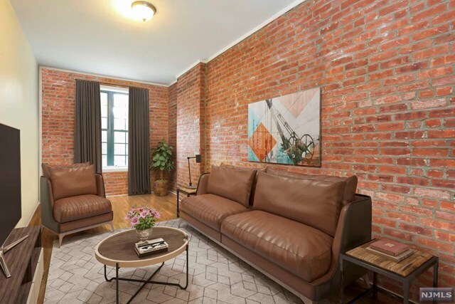 Primary Photo - 204 38th St