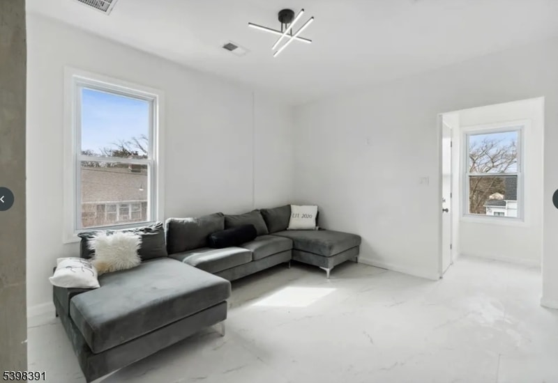 Building Photo - 165 Garden Ave