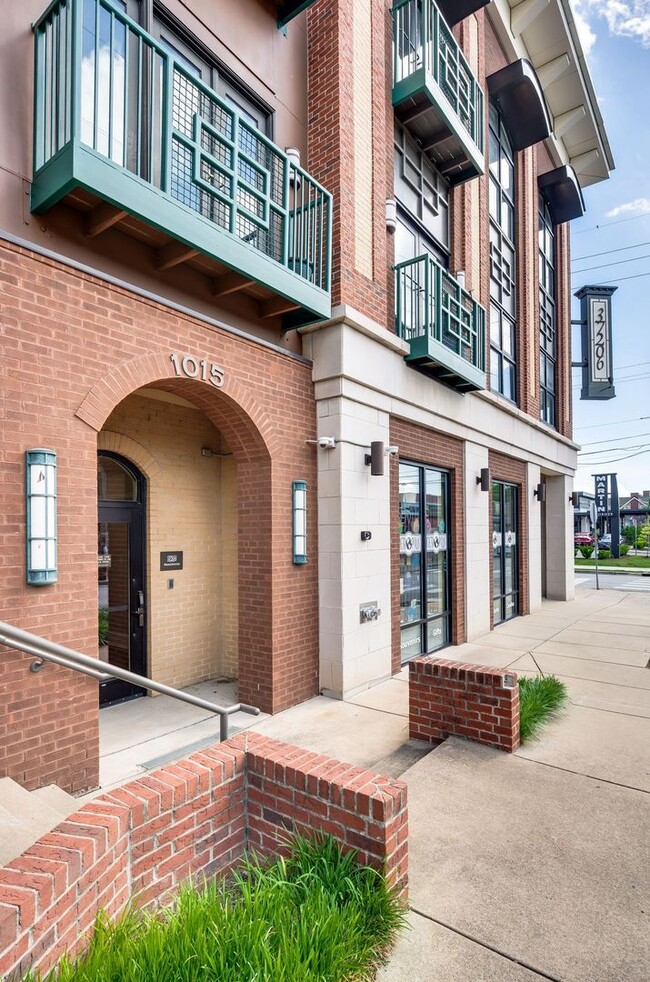 Building Photo - Awesome East Nashville 1BR/1BA condo in the iconic 37206 Building.
