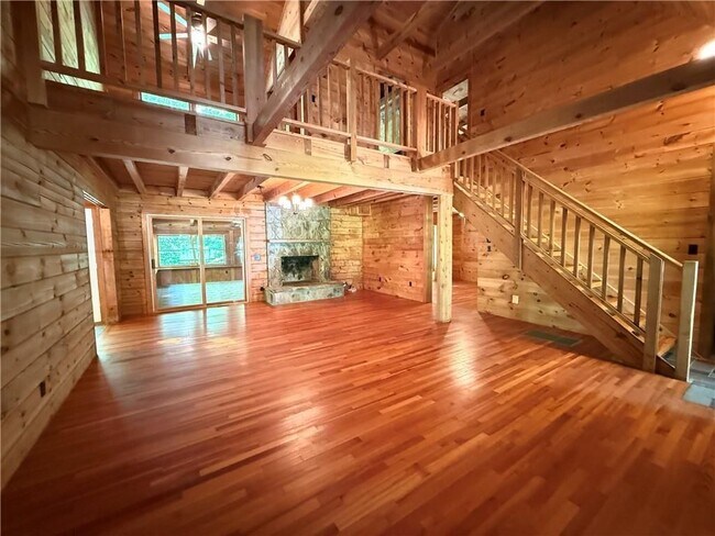 Building Photo - 2405 Mountain Rd