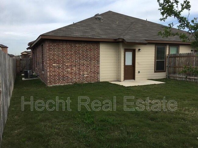 Building Photo - 684 Creekside Cir