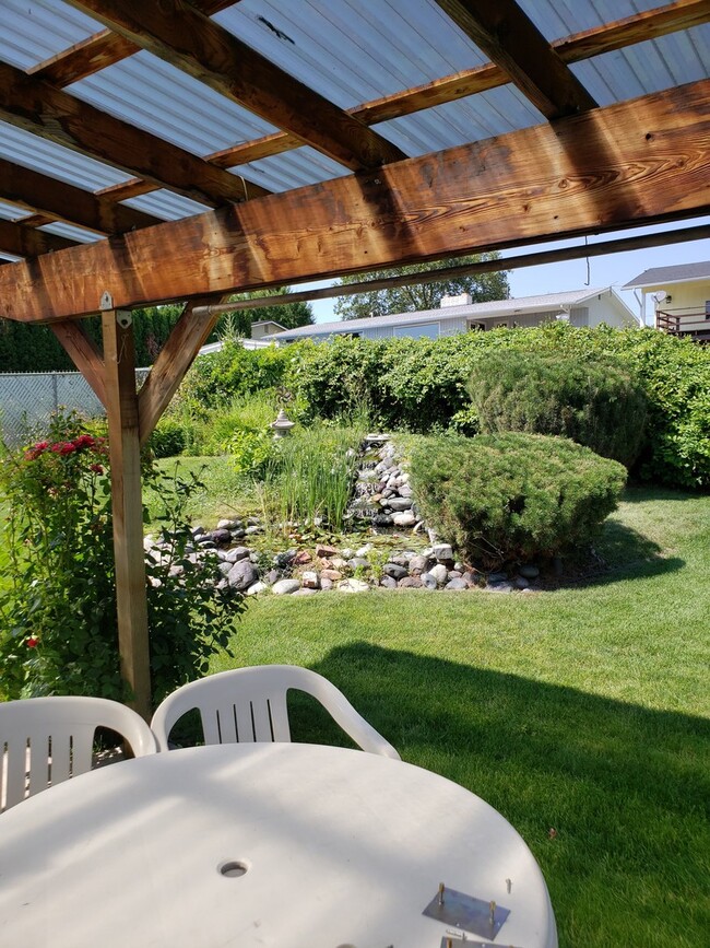Building Photo - Beautiful Orchards 3 bedroom 1.5 bath home...