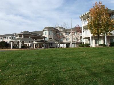 Building Photo - Holiday Redbud Hills