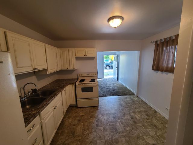 kitchen - 2219 7th Ave N