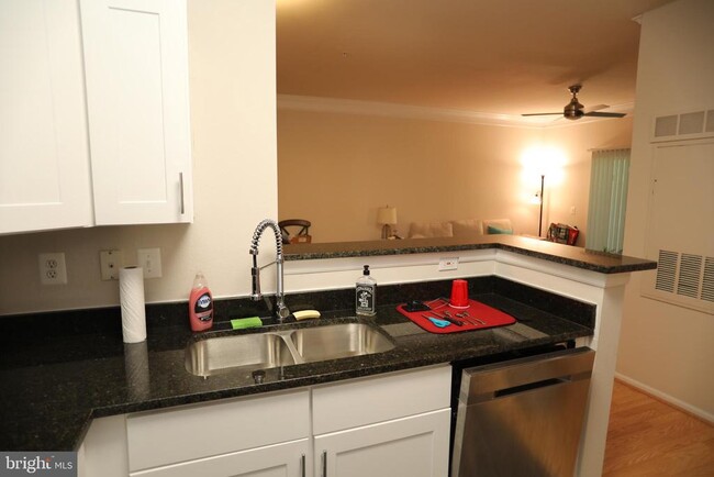 Foto del edificio - 1601 Spring Gate Dr.
