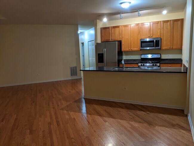 Foto del edificio - 757 W 14th Pl