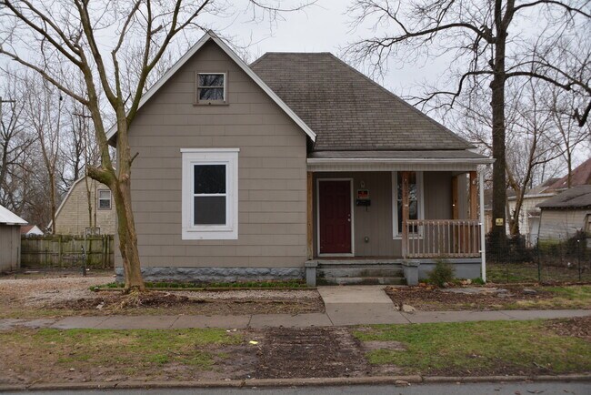Building Photo - Rent this  3 bed 1.5 Bath Home available now!