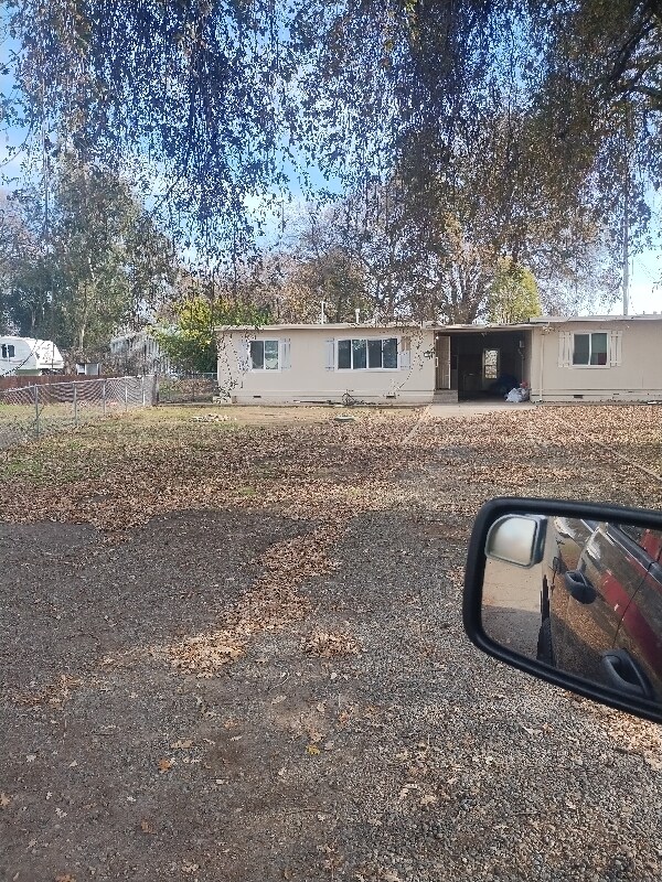 Primary Photo - 1584 Bonnell Ave