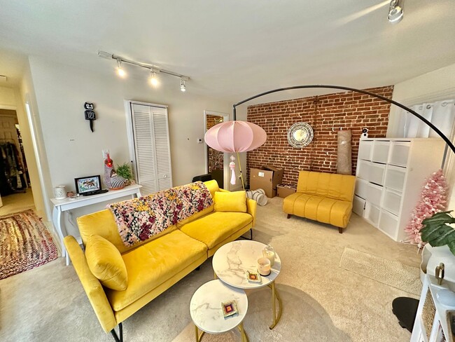 Foto del edificio - Adams Morgan Delightful 1 Bedroom with Cha...