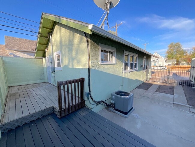 Building Photo - 1 Bedroom Home Available Near Colorado Ave...