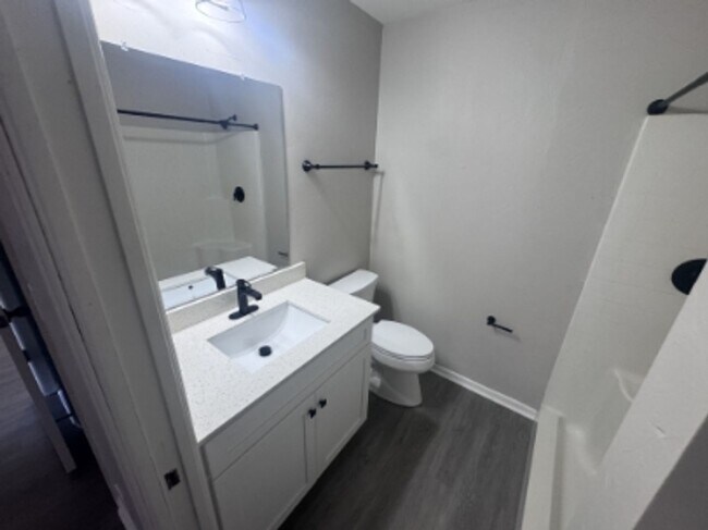 Foto del edificio - 2412 Vernon Ave S