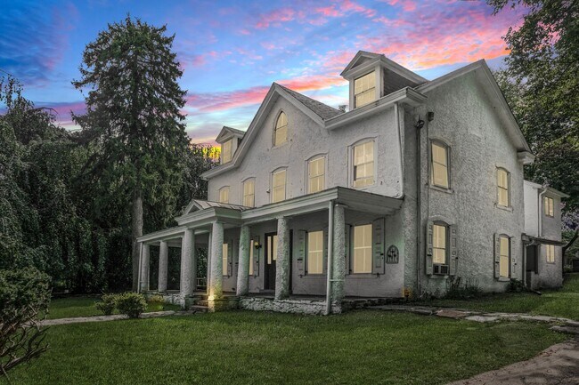 Foto del edificio - Updated 2 Bedroom, 1 Bathroom Apt in Berwyn!