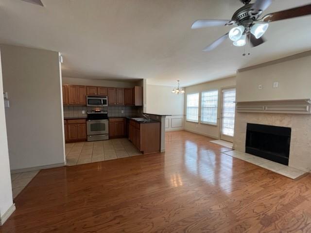 Building Photo - 3933 Fernando Dr