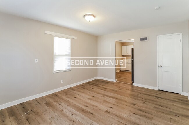 Foto del edificio - 833 Stewart Ave