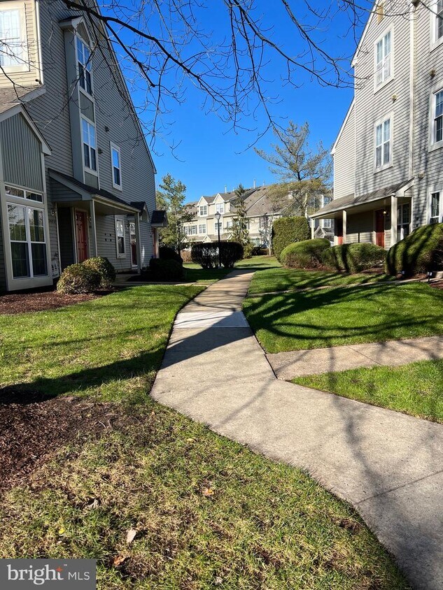 2405 Yarmouth Ln, Mount Laurel Township, NJ 08054 Room for Rent in