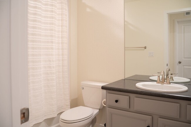 Building Photo - For Rent | $3,200/Month | 3 Bed | 3 Bath |...