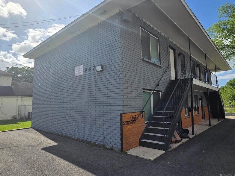 Photo - 947 Grebe Street Unit 4