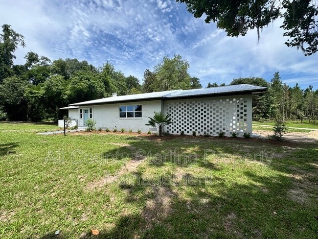 Building Photo - 135 SW Bulldawg Gln