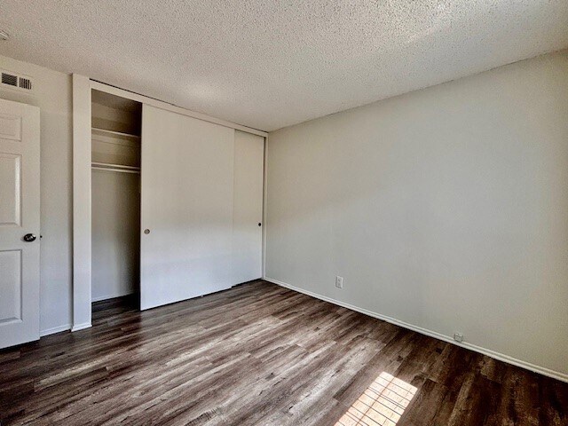 Foto del edificio - 17092 Emerald Ln