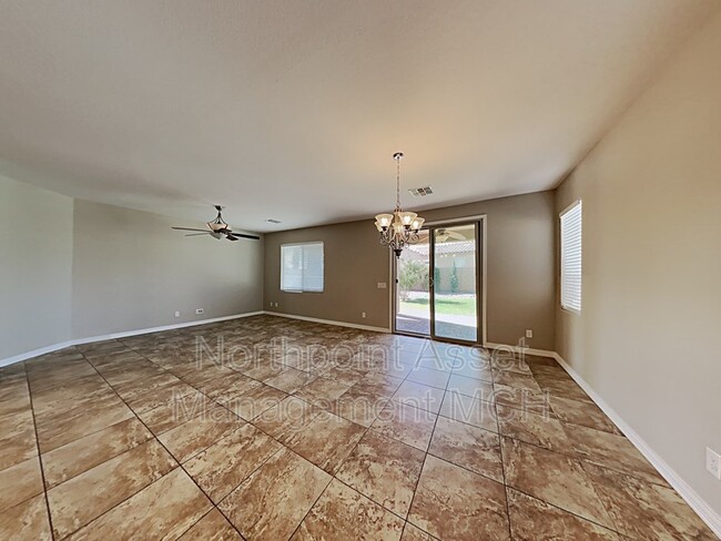 Building Photo - 28244 N Welton Pl