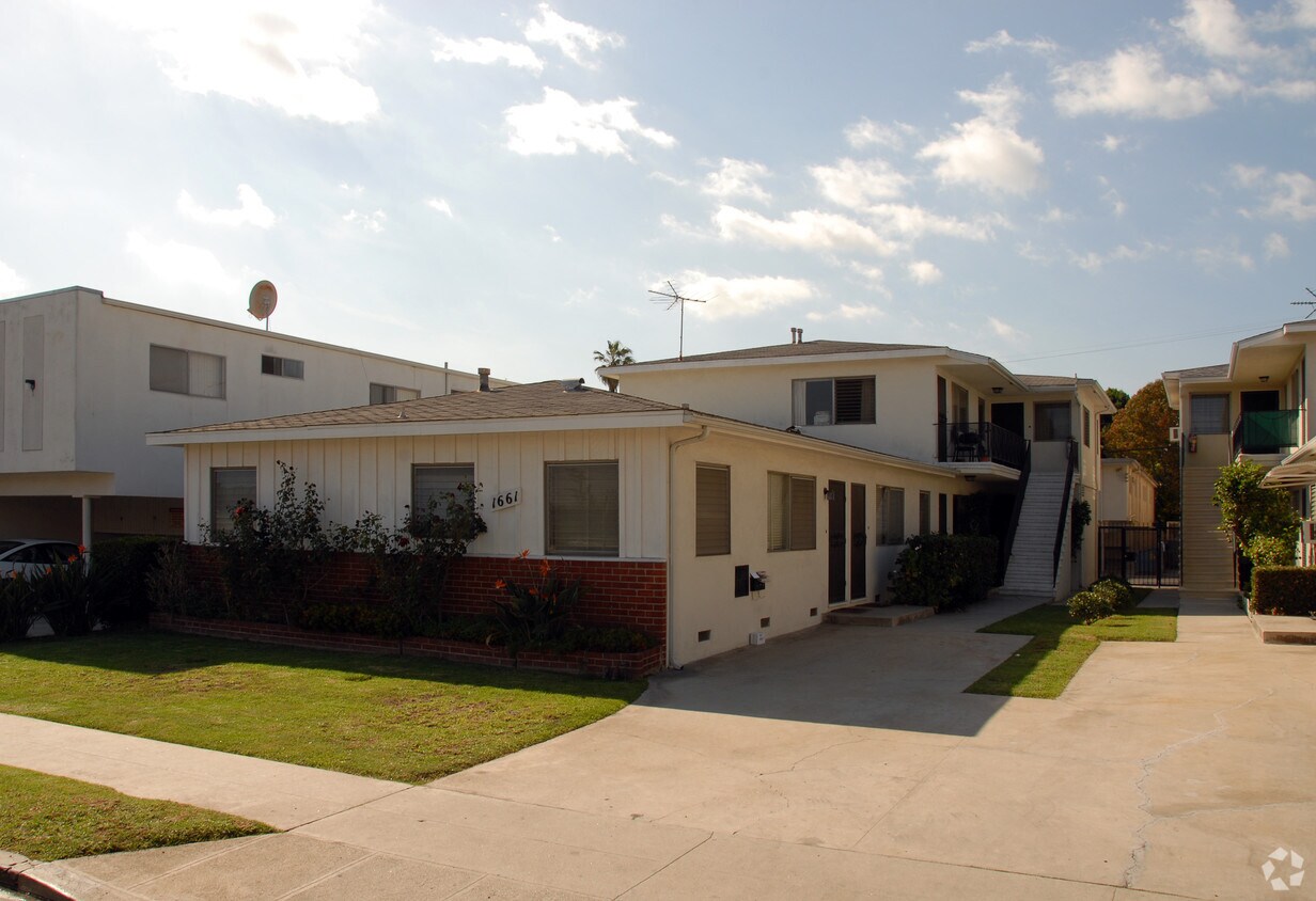 Building Photo - 1661 Colby Ave