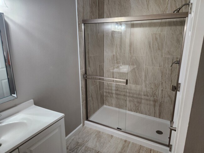 Building Photo - 7433 Dillon Ln