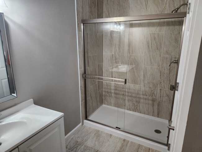 Foto del edificio - 7433 Dillon Ln