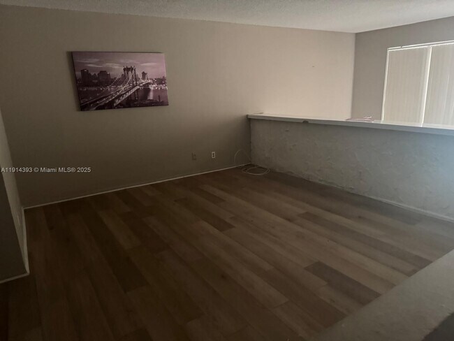 Foto del edificio - 17901 NW 68th Ave