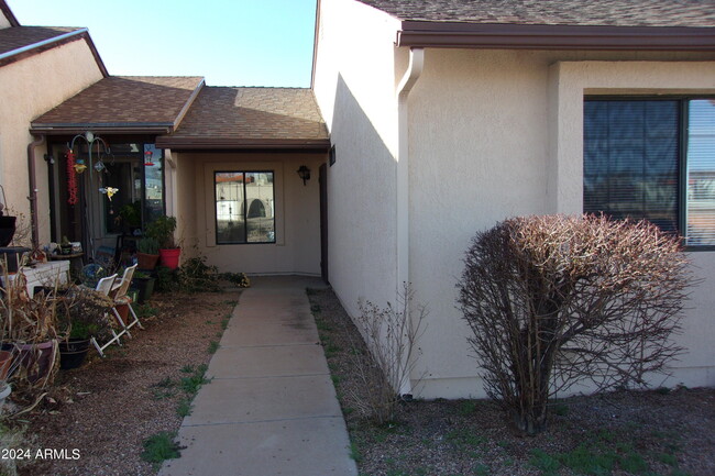 Building Photo - 415 Charles Dr