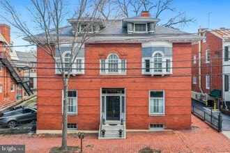 Building Photo - 121 W Church St