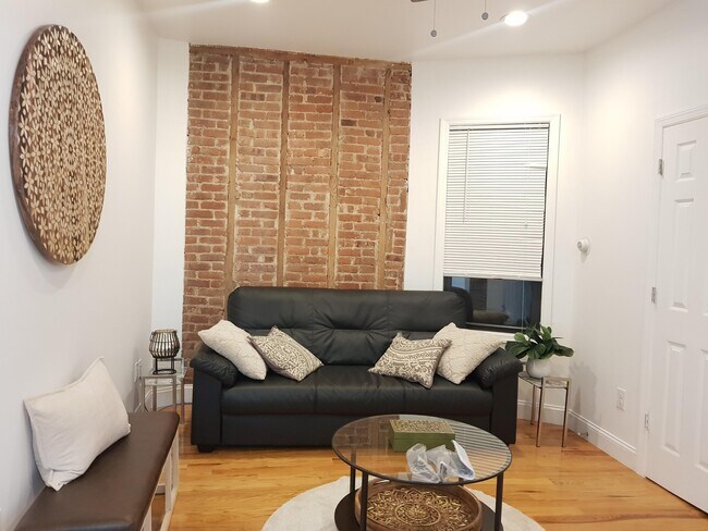 Foto del edificio - 137 Dekalb Ave