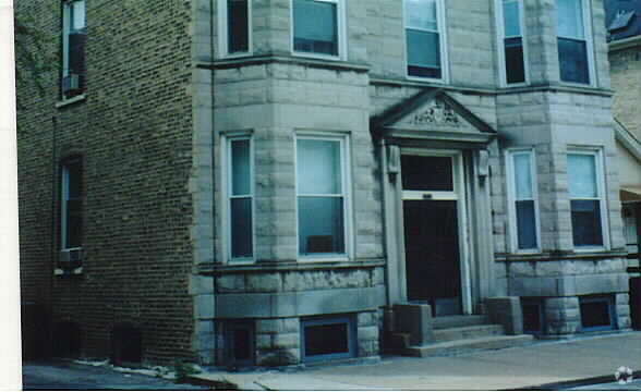 Building Photo - 1713 W Julian St