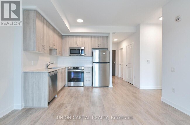 Photo du bâtiment - 385 Arctic Red Dr