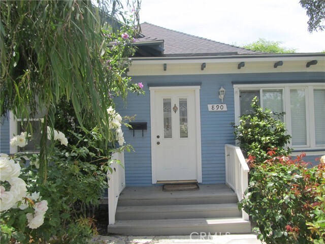 Primary Photo - 890 N Shaffer St