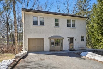 Building Photo - 56 Clubhouse Rd