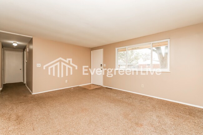 Building Photo - 6712 Hubbard Dr