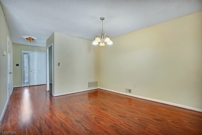 Foto del edificio - 2102 Ackmen Ct