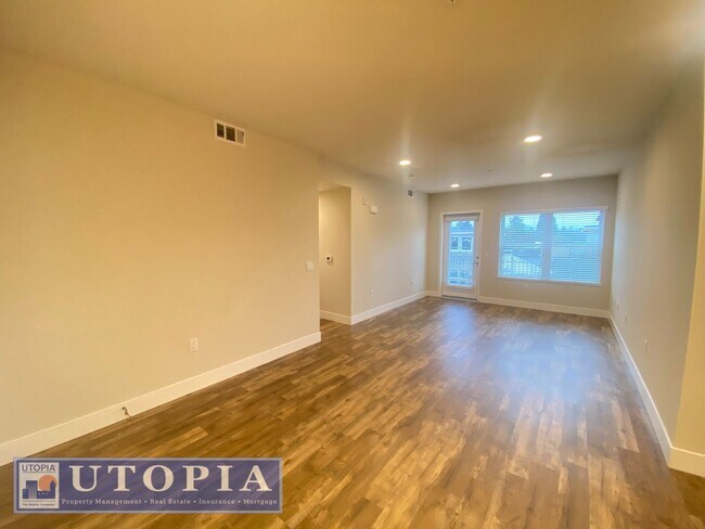 Building Photo - RENT SPECIAL- 50% off 1st months' rent if ...
