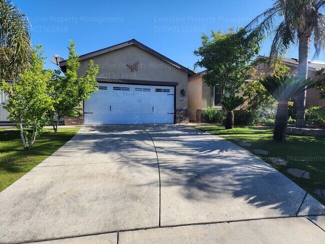 Building Photo - Charming 3 bedroom, 2 bathroom house. This...