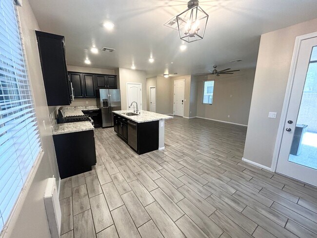 Foto del edificio - 3/BD 2.5/BA Bright & Stylish Mountain’s Ed...