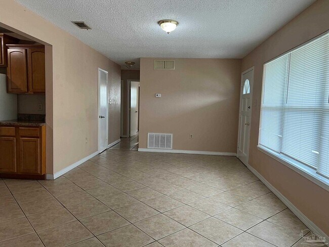 Foto del edificio - 3229 Maplewood Dr