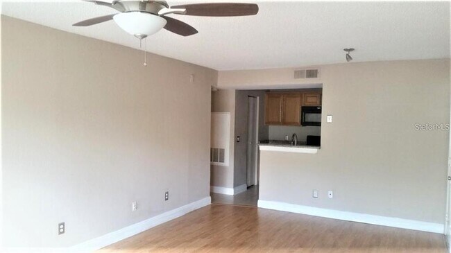 Foto del edificio - 1049 S Hiawassee Rd