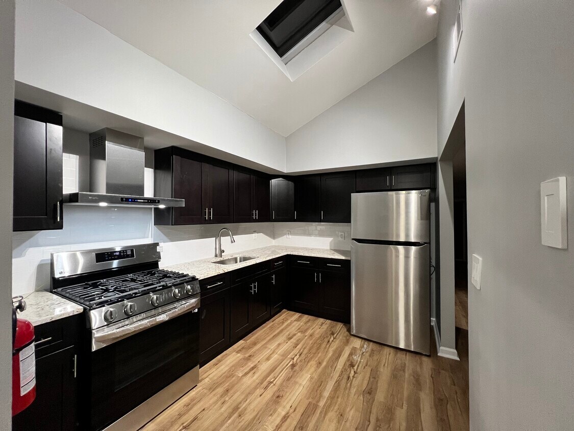 Foto principal - 6501 Durham Ave