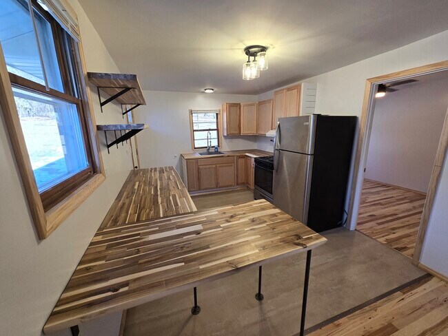 Foto del edificio - 3352 E 2059th Rd