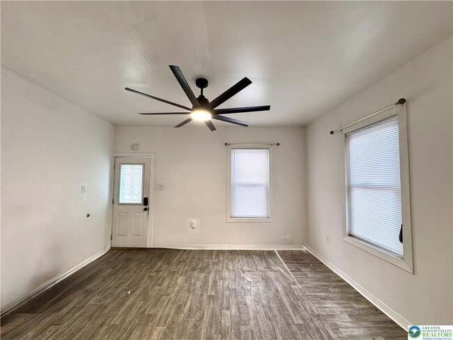 Building Photo - 527 Bradley St