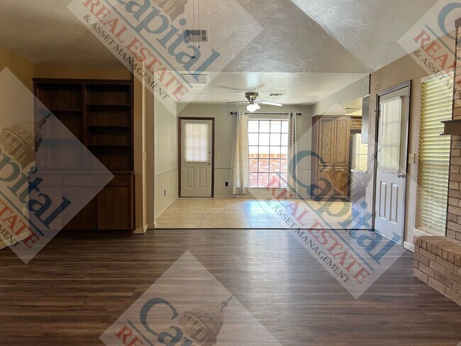 Foto del edificio - Spacious 4 Bedroom
