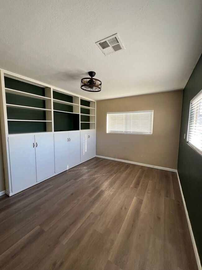 Building Photo - Great Location in La Verkin!